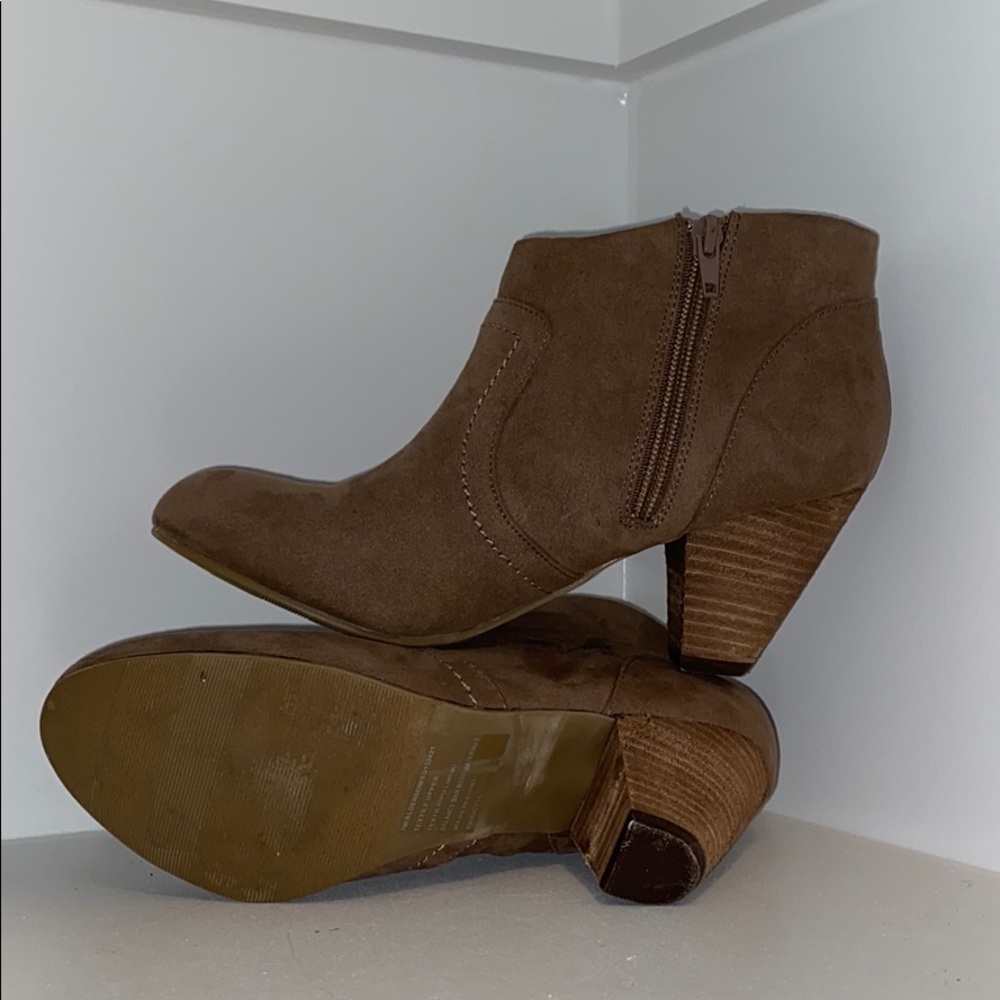 Brown Heeled Booties!